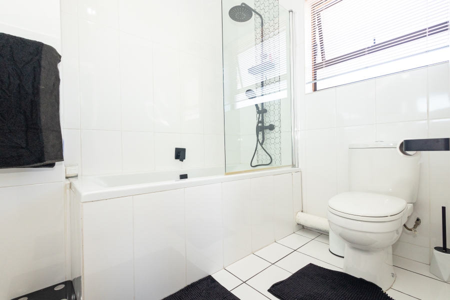 3 Bedroom Property for Sale in Hoheizen Western Cape